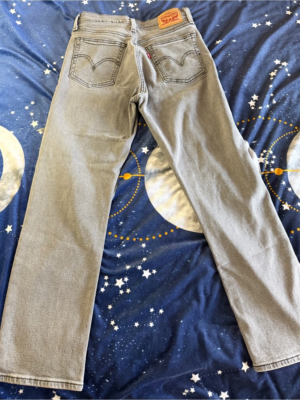 Levi's Wedgie Straight Jeans in Light Gray - Picture 3 of 10